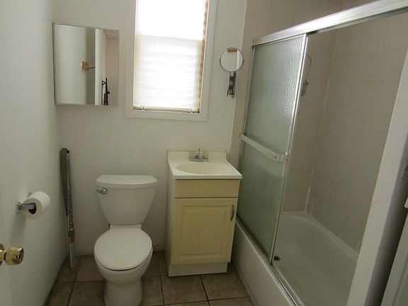 4th image of 2352 S Canal St Floor 2