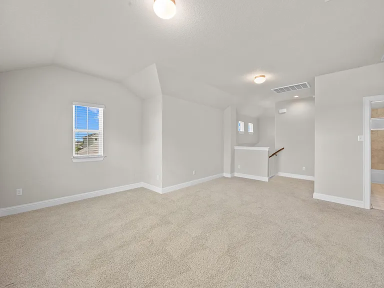 213 Graver St — Photo 21