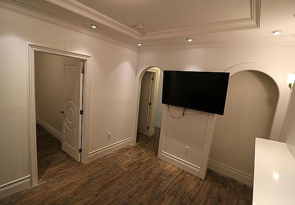 5th image of 136 W 28th St APT 18E