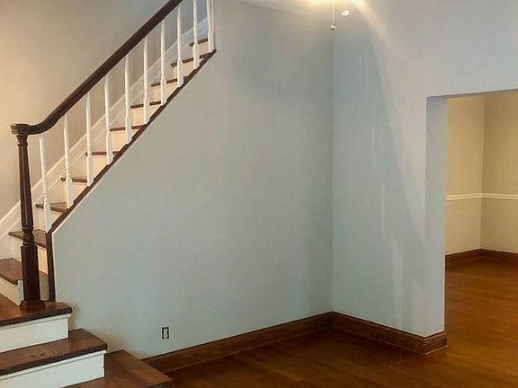 3rd image of 3644 Virginia Ave