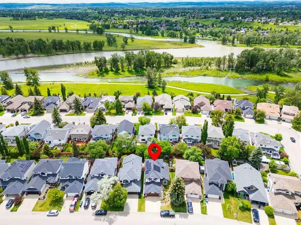 67 N Douglas Shore Close SE, Calgary, AB T2Z 2K7