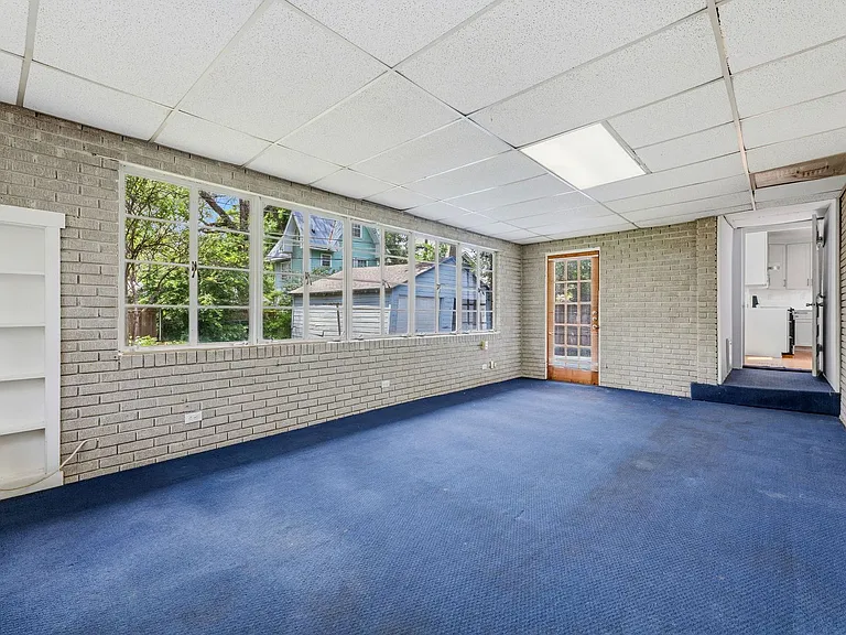 3810 Avenue H — Photo 17