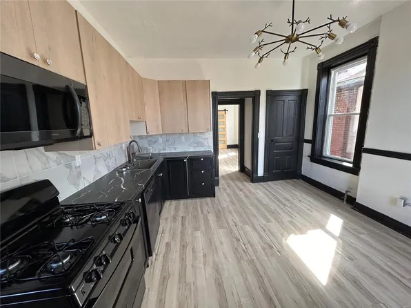 3923 S Grand Blvd, Saint Louis, MO 63118