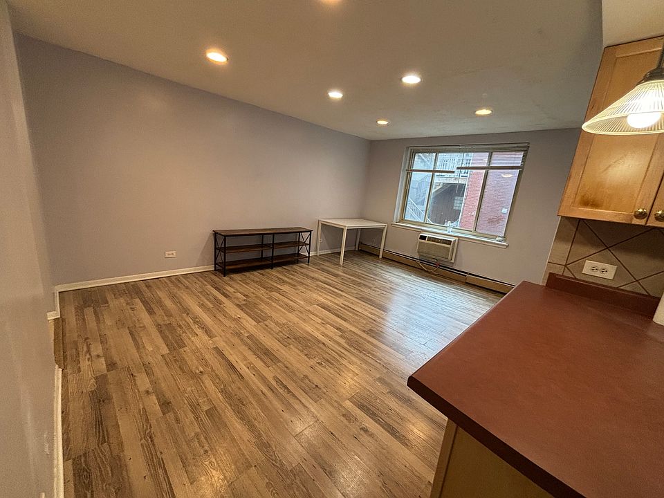 2nd image of 1060 W Hollywood Ave APT 206