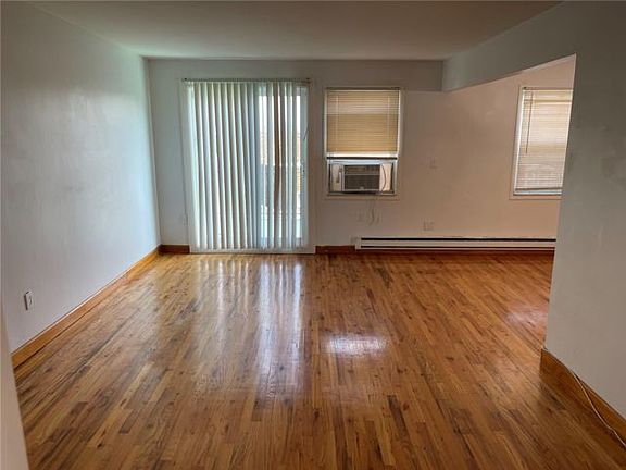 2nd image of 2317 Bell Blvd