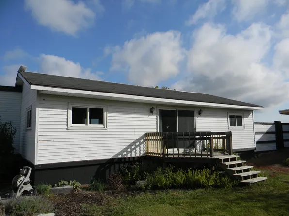 2094 E Sugar Grove Rd, Scottville, MI 49454
