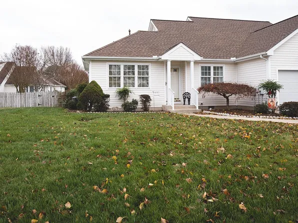 925 W Schumaker Manor Dr, Salisbury, MD 21804