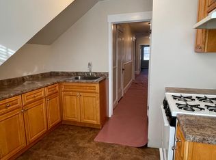196 Lafayette St #3R, Salem, MA 01970