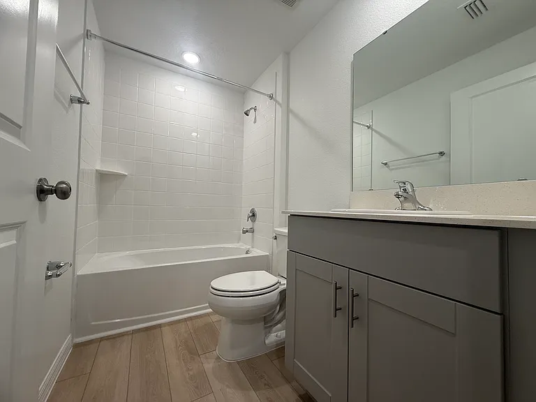 5465 San Pietro Dr — Photo 20