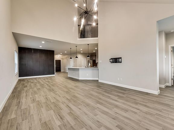 4th image of 1517 Longspur Dr