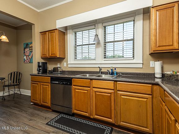 4th image of 9517 Mississippi #178