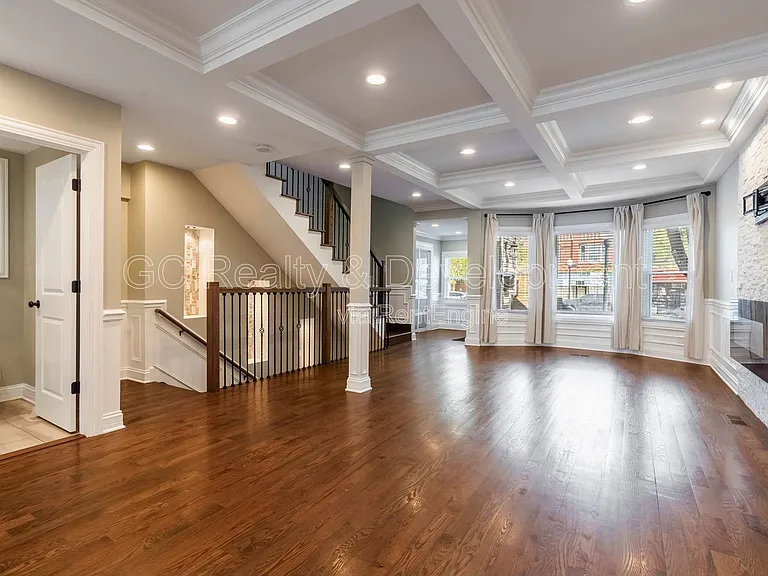 5619 W Irving Park Rd — Photo 6