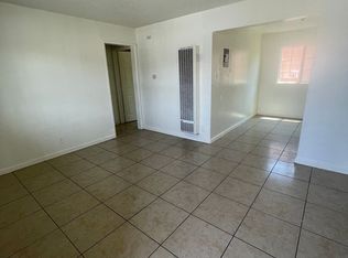 10348 California Ave APT D, South Gate, CA 90280