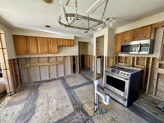 4th image of 622 Brink Hill Road