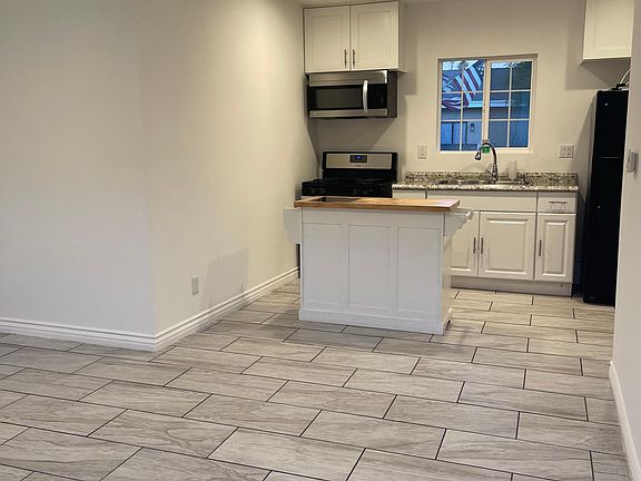 2nd image of 13468 Borden Ave