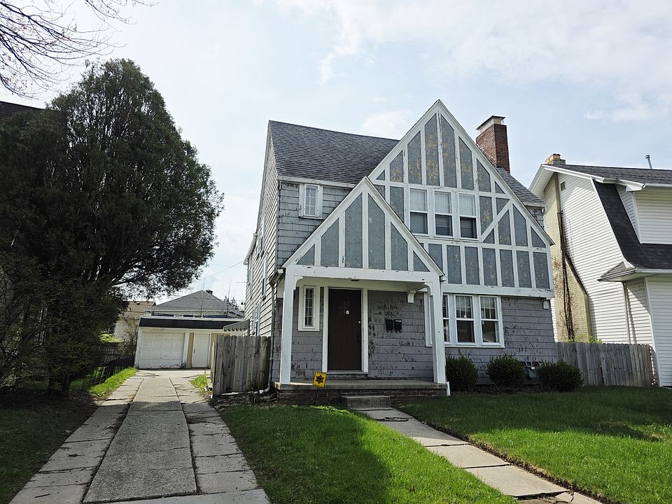 Close to Ottawa Park, Toledo Hospital, and the University of Toledo.