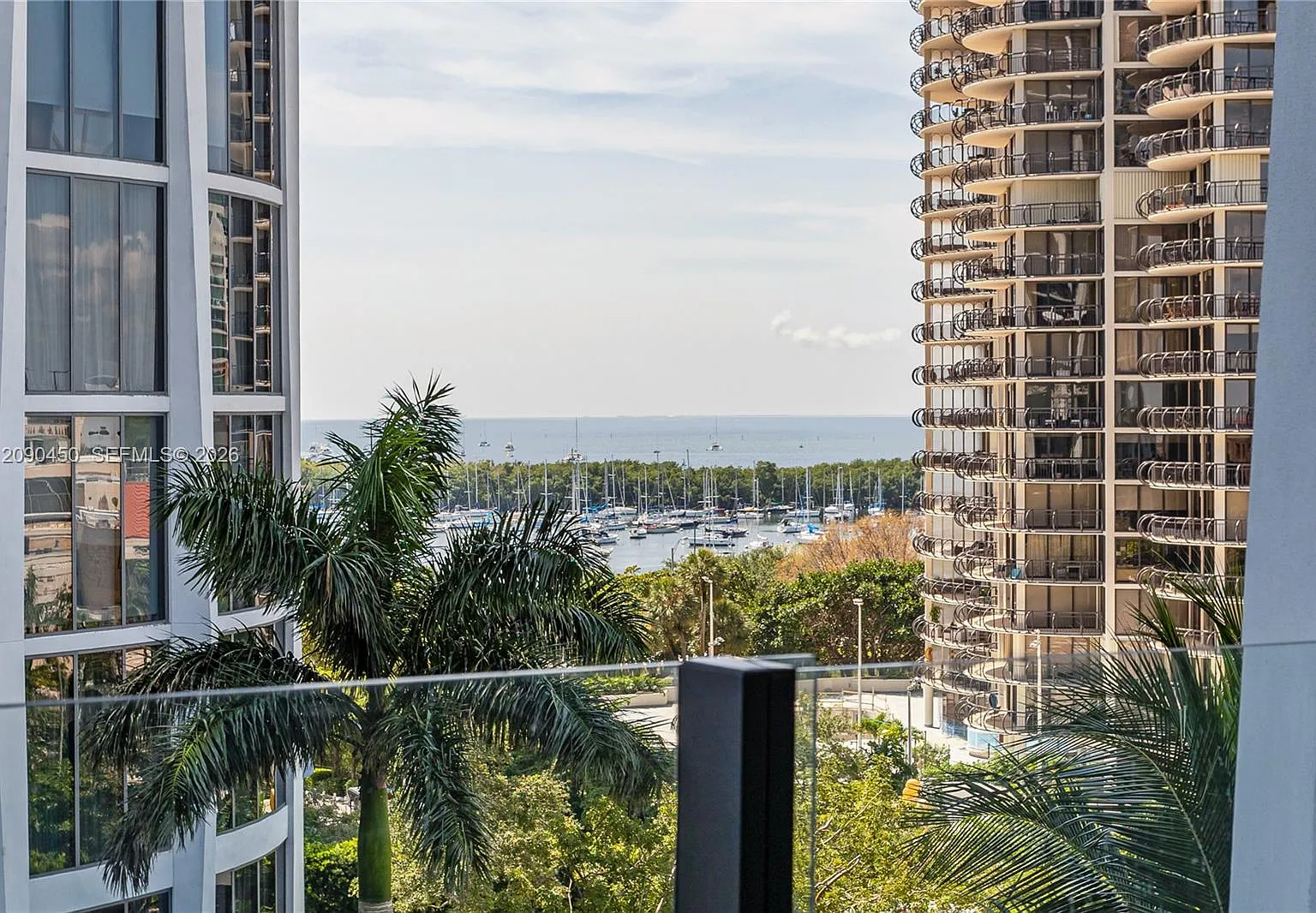 Club Residences At Park G — Photo 1
