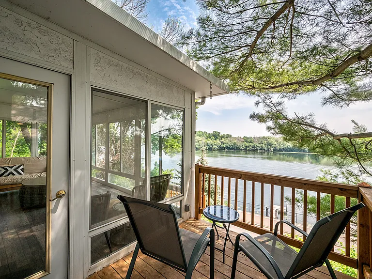 Medicine Lake Dr W — Photo 23