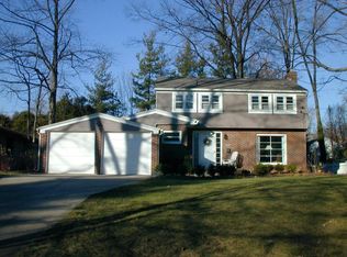 2545 Elmwood Dr SE, East Grand Rapids, MI