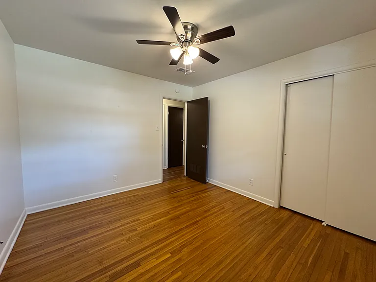 10 La Vista Dr — Photo 13