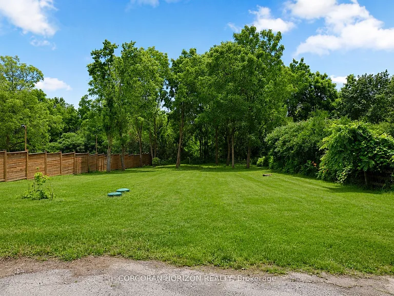 20407B Leslie St #MAIN — Photo 22