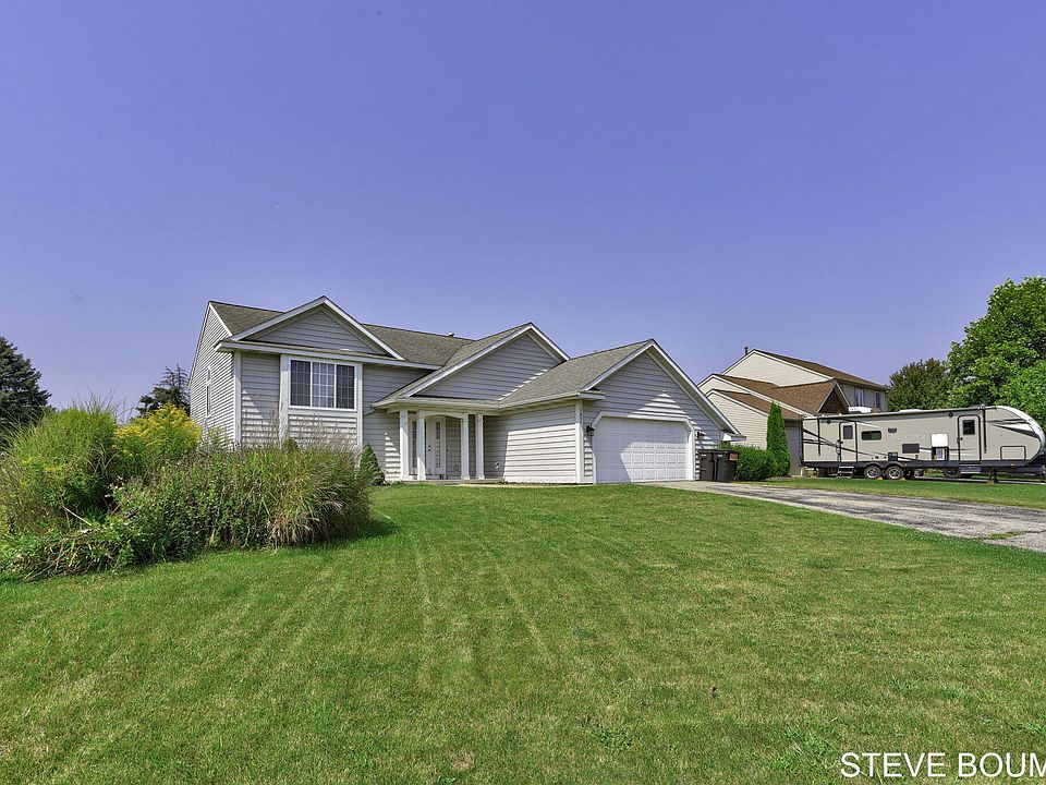 1st image of 1451 Woodfield Ln