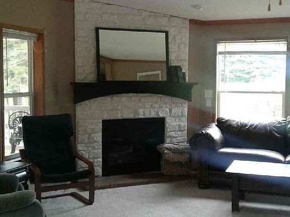 livingroom/gas fire place