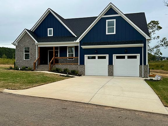 2nd image of 371 Clubhouse Dr