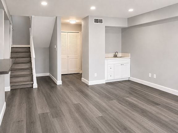 2nd image of 1239 W Rosecrans Ave APT 11