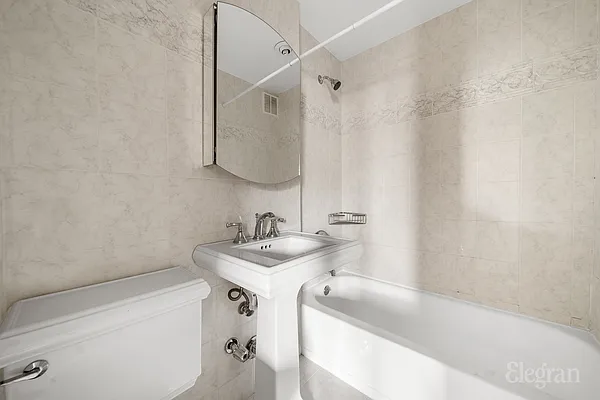 Sold by Elegran | media 9