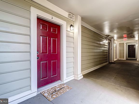3rd image of 1100 Quaker Hill Dr APT 3