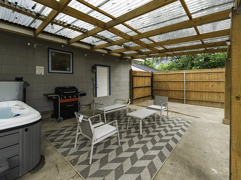 Circle Dr — Photo 66