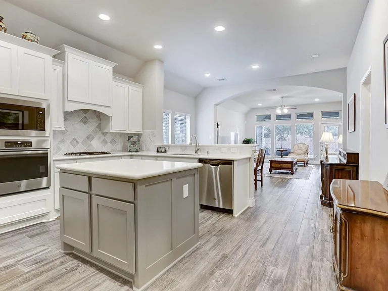 8126 Silverspot Ln — Photo 6