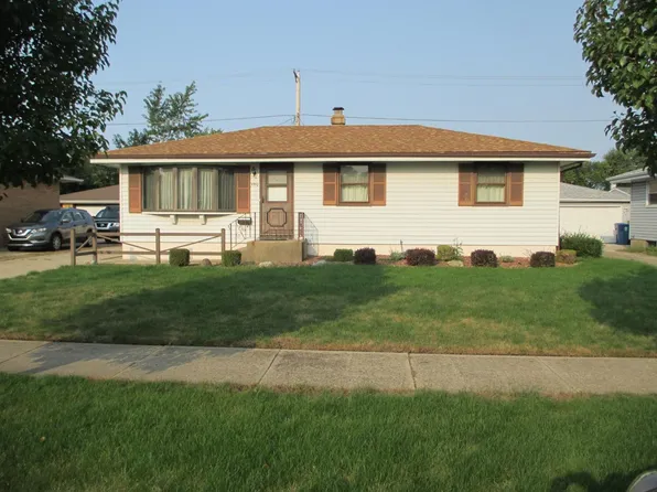9352 Farmer Dr, Highland, IN 46322