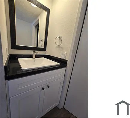 9047 Langdon Ave #15 — Photo 17