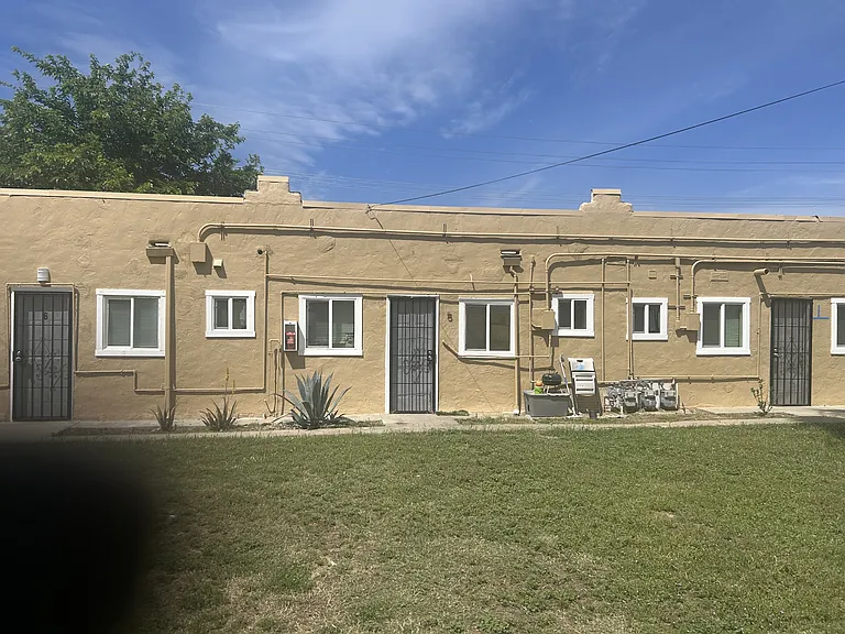 430 S Washington St — Photo 3