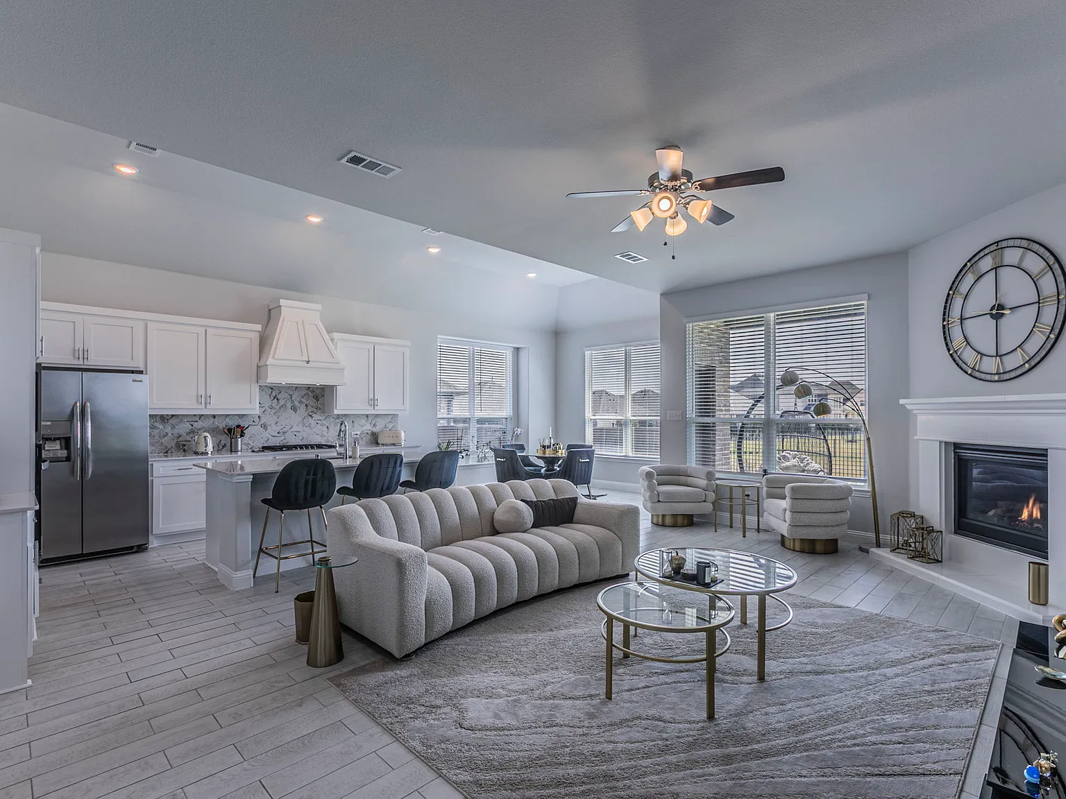 5 bed, 3566 sqft, $3,650 — Photo 3