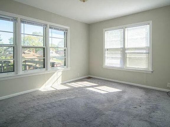 5th image of 1136 S Elmwood Ave #2