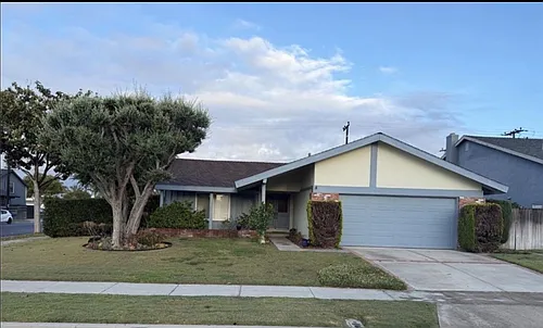 16643 Silktree St Photo 1