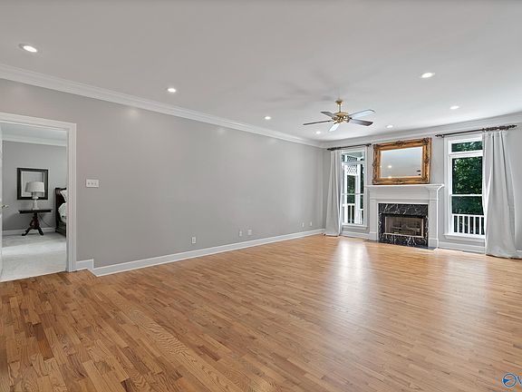 5th image of 404 Ferncrest St SW