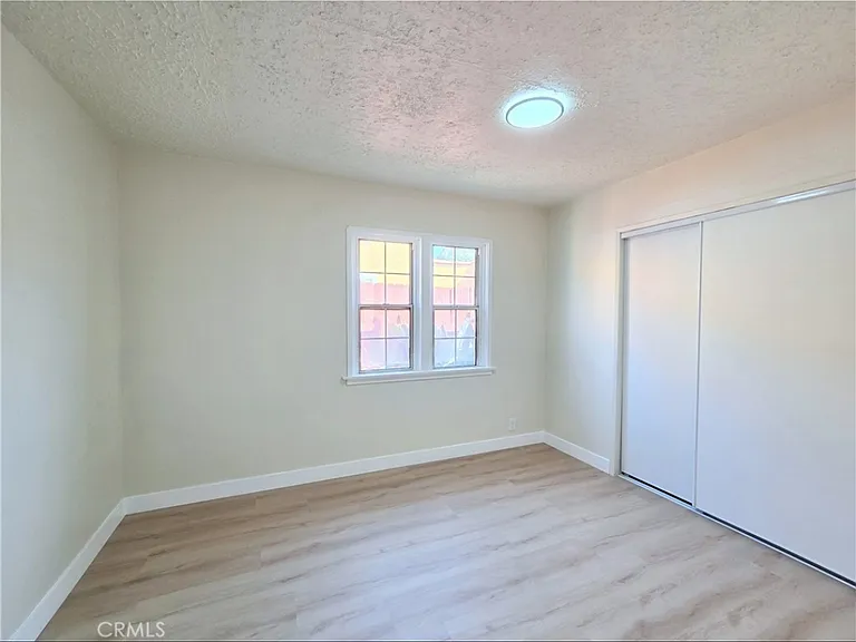 5552 Lewis Ave — Photo 3