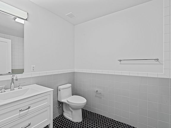 4th image of 865 Rogers Ave APT 503