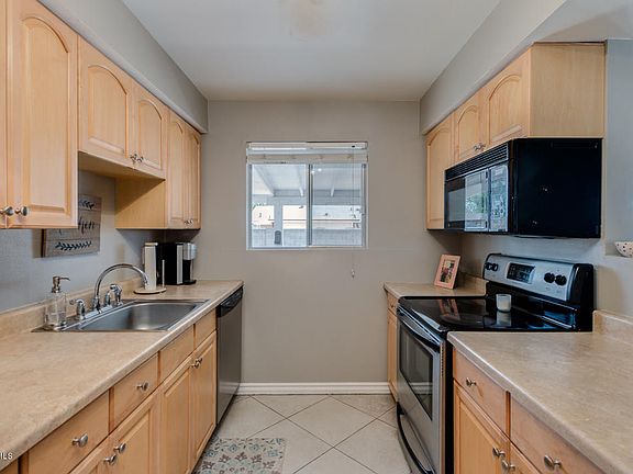 3rd image of 1235 E Valerie Dr