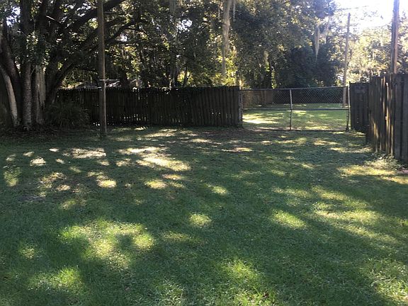 5th image of 2719 Shady Acres Dr