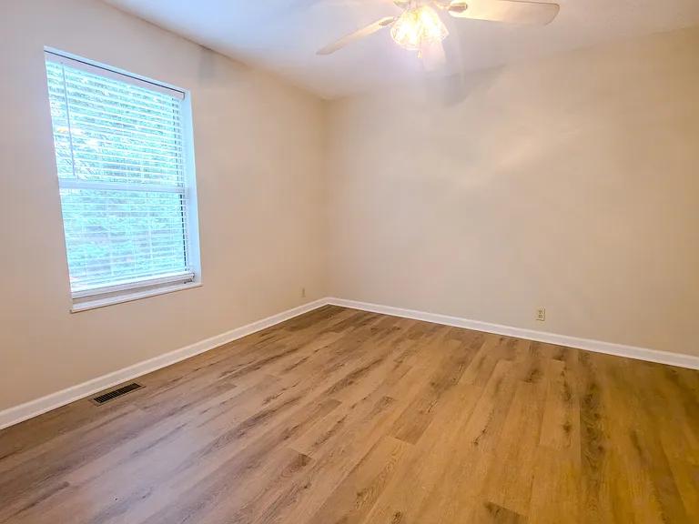 843 Claybrook Ct — Photo 16