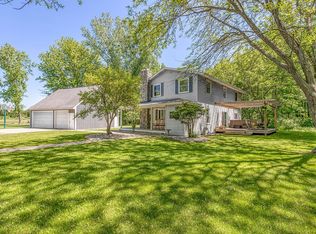 8090 Farmcrest St, Freeland, MI 48623