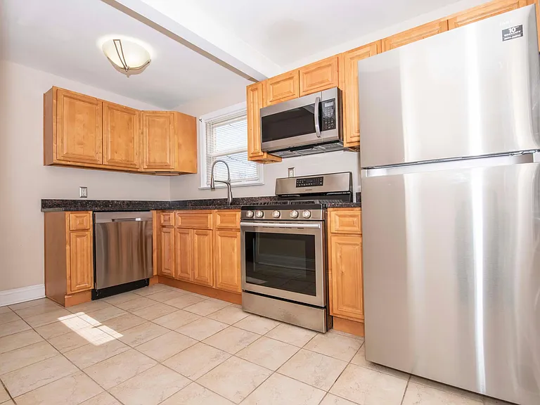 267 Hoover Ave — Photo 4