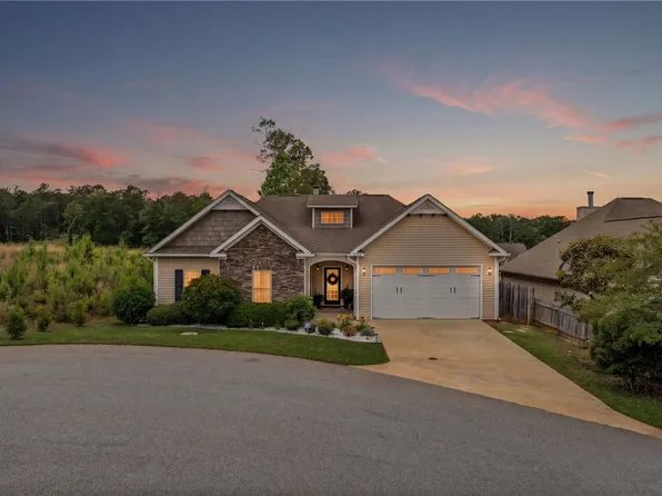 2902 Anderson Lakes Cir, Opelika, AL 36801