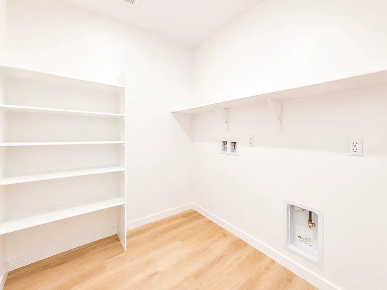 1460 Hummingbird Way — Photo 9