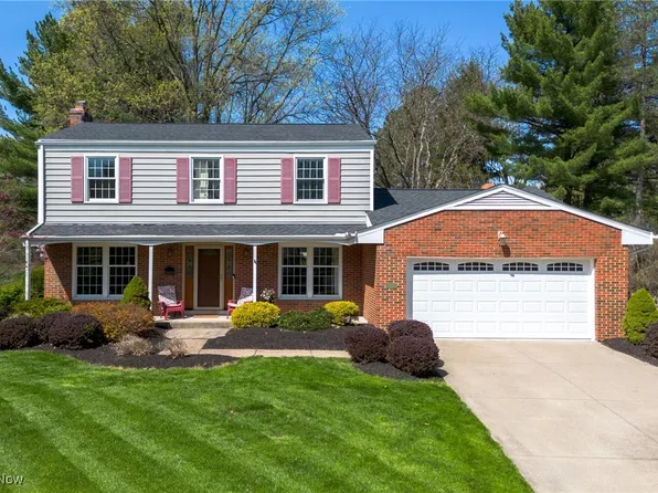 8422 Vera Dr, Broadview Heights, OH 44147